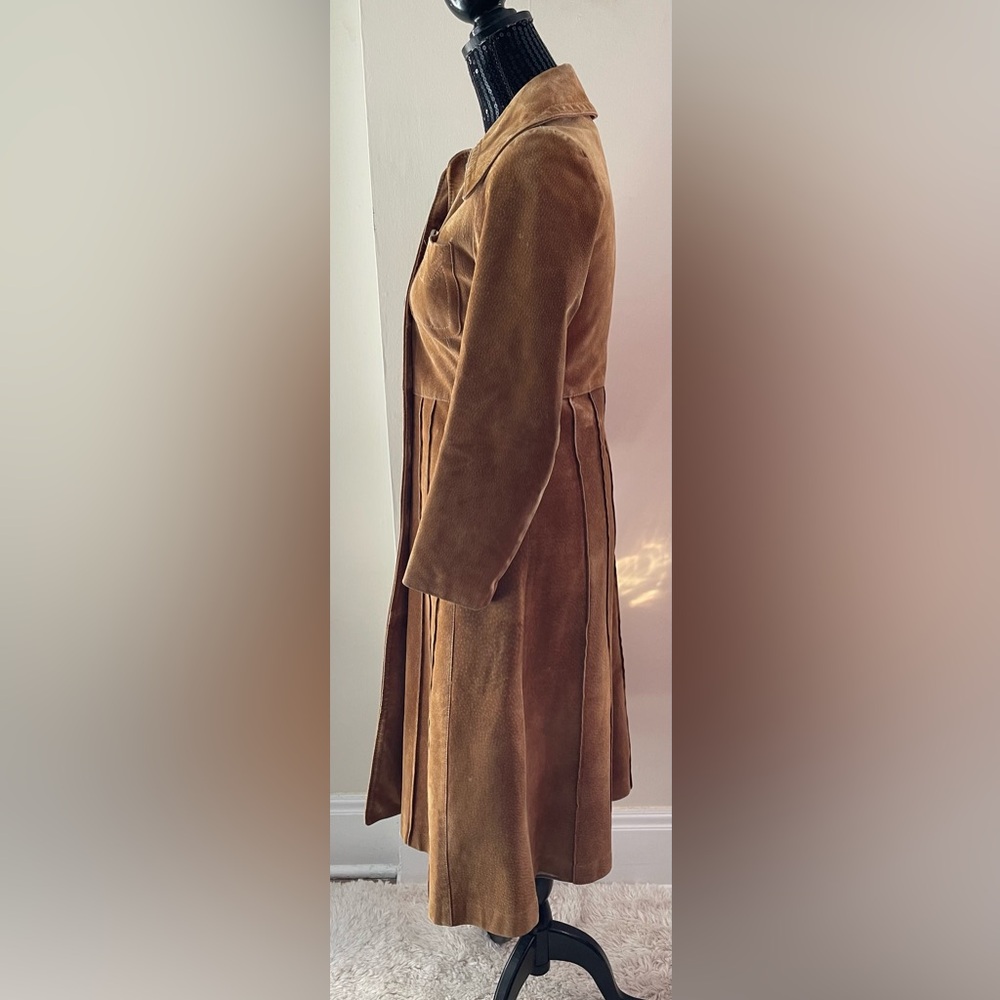 Vintage Victoria 70s Long Suede Tan Button Down Jacket - Picture 3 of 15
